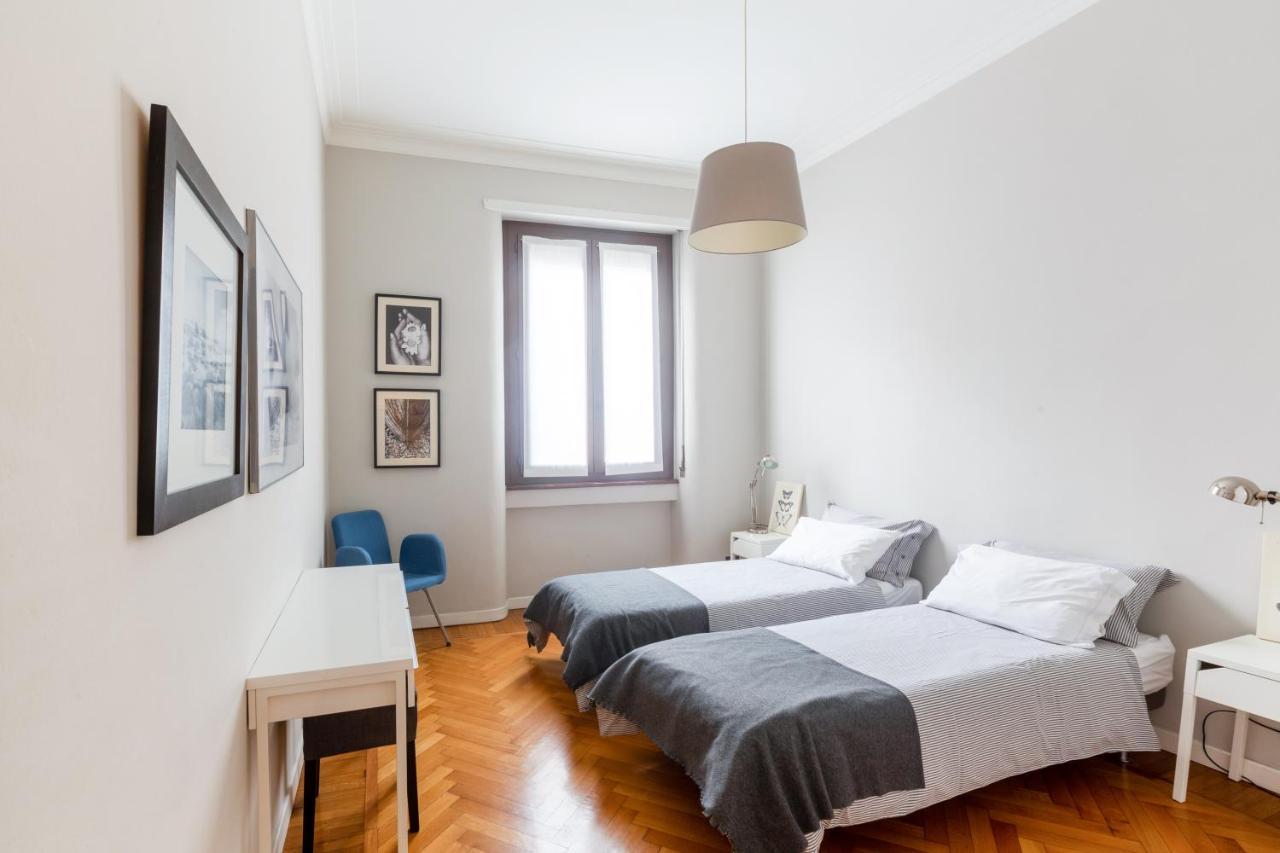 Spacious And Brilliant Apartment In Duomo By Easylife Милан Экстерьер фото