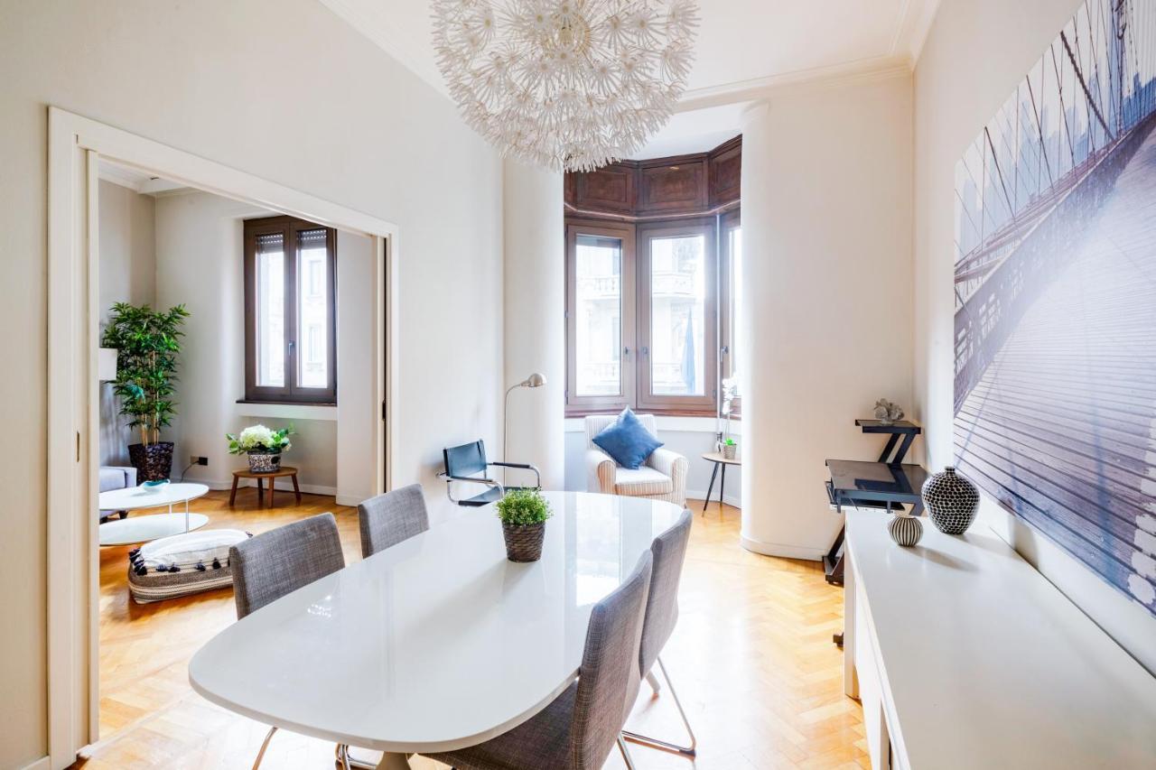 Spacious And Brilliant Apartment In Duomo By Easylife Милан Экстерьер фото