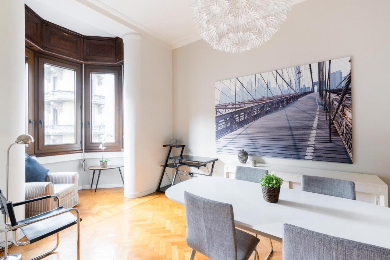 Spacious And Brilliant Apartment In Duomo By Easylife Милан Экстерьер фото