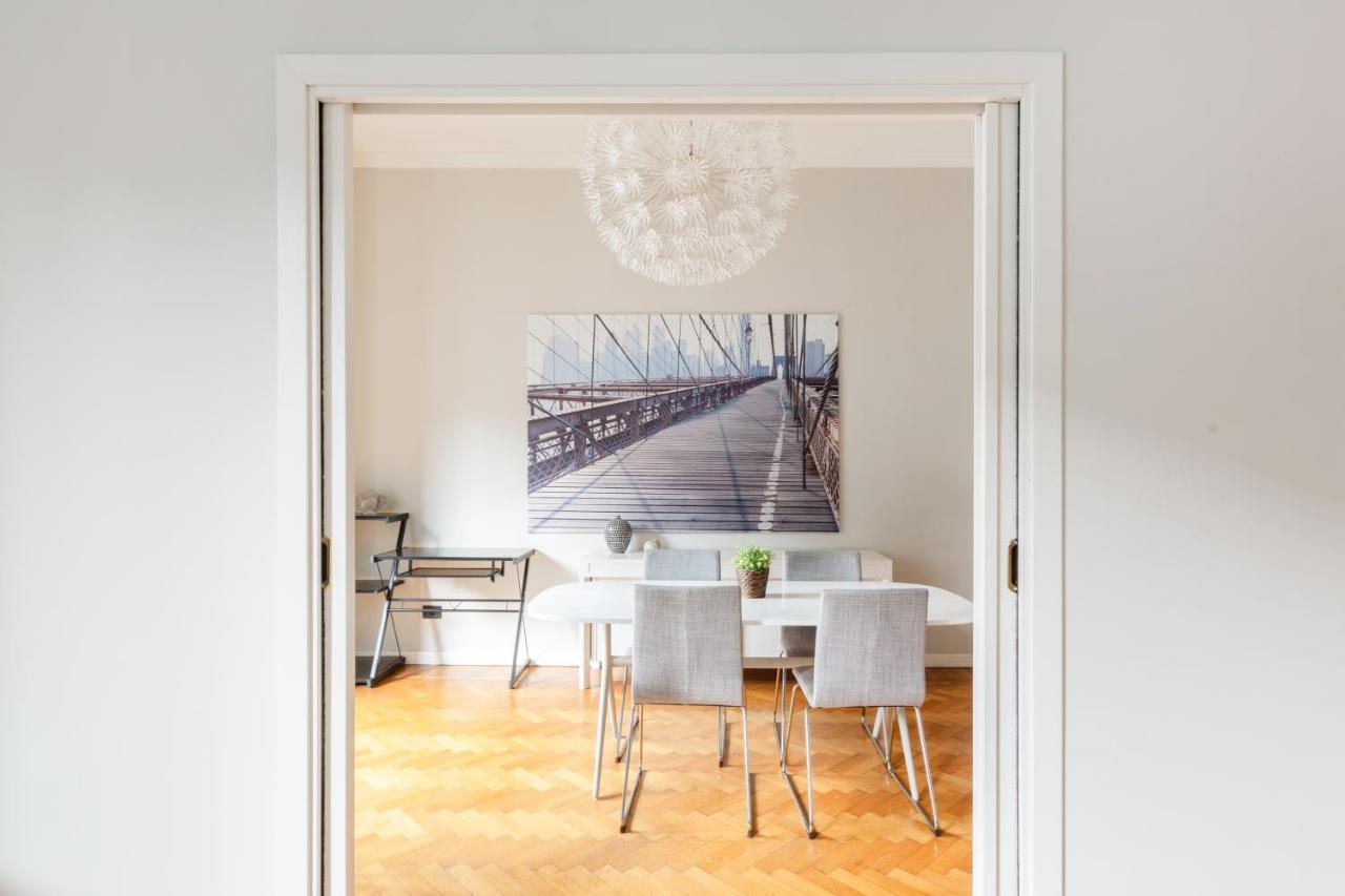 Spacious And Brilliant Apartment In Duomo By Easylife Милан Экстерьер фото